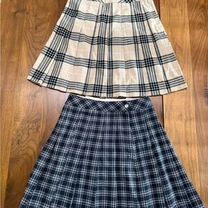 H&M Divided Pleated Mini Skirts Lot of 2 Black and white; beige and white Size 0